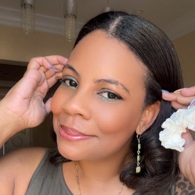 ValaLegz's profile picture. Straight out of the Amazon