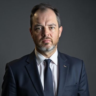 CustomEngineAI's profile picture. Problem-slayer