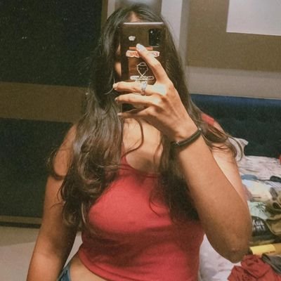 akiraatweets's profile picture. just a silly and funny woman