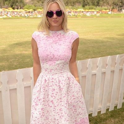 maryTTroi's profile picture. am doing give away for Christmas packages delivered