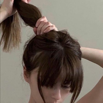 evieluv836's profile picture. ⚛︎ physics student ⋆˚｡⋆