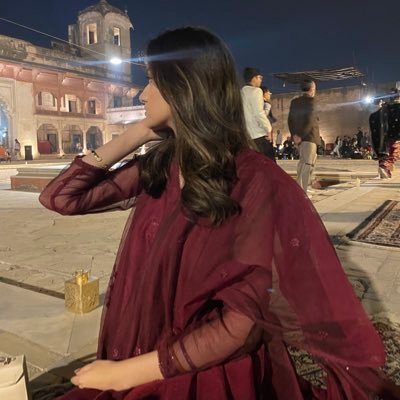 notjojomojo's profile picture. grad school art girlie 🇵🇰🇸🇦