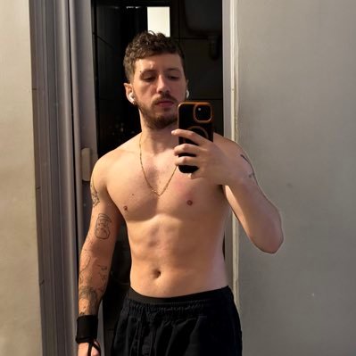 hugiiiiiiiiii's profile picture. Só absurdos