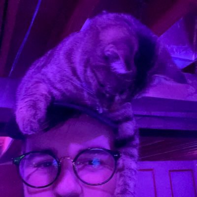 cozbe_'s profile picture. 