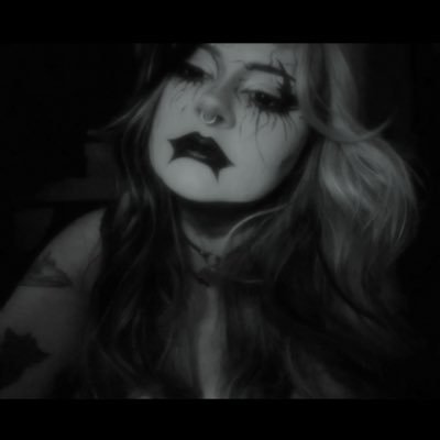 aphythecrybaby's profile picture. 𓆩♱ 20! | NSFW | MDNI 18+ | they/them | Dms open | SELLING!! dm for menu |♱𓆪