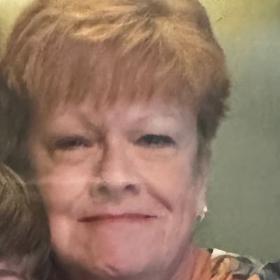 raevila7's profile picture. 