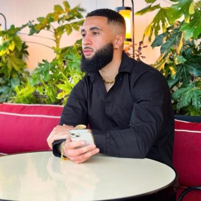 JamesPerry27646's profile picture. 