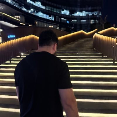 eddiervmirezz's profile picture. Options Trader & Wardell Stephen Curry Fan