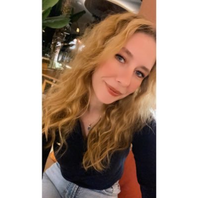 yareen_99's profile picture. ÇOMÜ:GSF  Görsel Sanatlar Öğretmeni/ Çini Sanatı