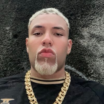 joaosaanttos's profile picture. meio polêmico e fofoqueiro as vezes..