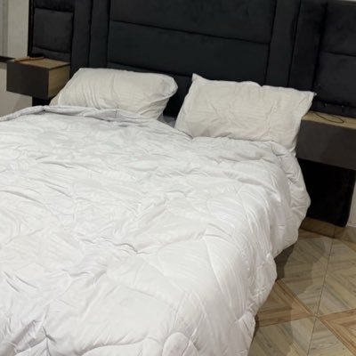 mssvadari's profile picture. i see you 😒