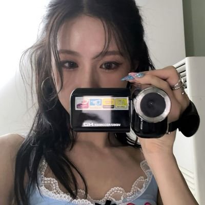 kmsanamin's profile picture. ⭐ : Solo escucho Artistas femeninas/girl groups, BTS y TXT | 4k 🍋🐻 | amo mucho al bangtwice!!
