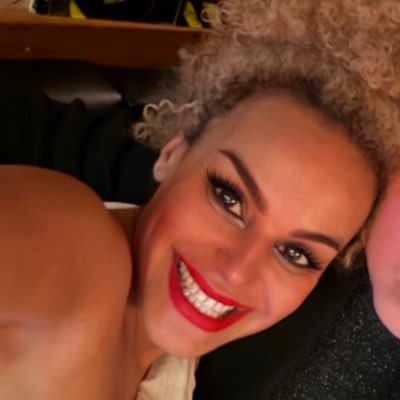 banovakonjed's profile picture. برنامه نویسی که قراره بزودی دیگه برنامه نویسی نکنه ))))