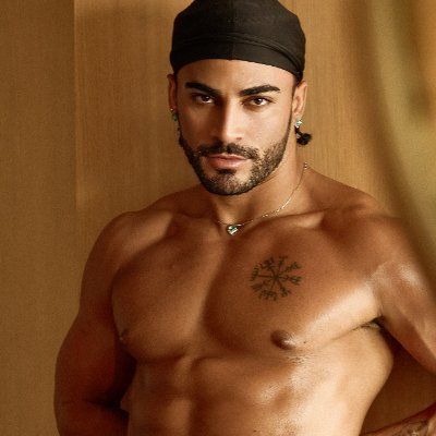 Hiuri_Cruzz's profile picture. 🇧🇷 Model Indicado ao GayVN Awards 2026  | https://t.co/J3B5Idy4Cg
