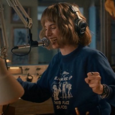 robintistic's profile picture. robin buckley hyperfix currently pinning me up against the wall by my throat