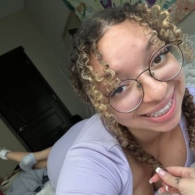 MaggieEliz53663's profile picture. 