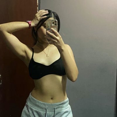 vouusmevoyyez's profile picture. 