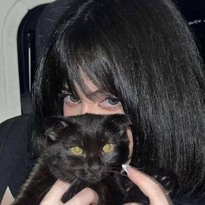 oknoknokn_n's profile picture. 🌿أنا فنانه🎨 مبدعه رسوماتي تلمع بالحياة والجمال موهبتي في الرسم لا تضاهى وألواني تتدفق على اللوحة كأنها قطرات ندى في الصباح.🌹❤🌹🎨🖋🖌