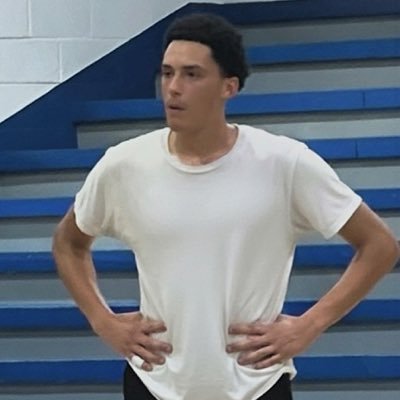 FebianSnip3s's profile picture. 6’2 SG 🎯 | Class of 2027 |  Work. Faith. Discipline. DM Open. f.jrny24@gmail.com #RecruitMe