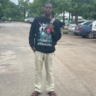 h3niy's profile picture. Civil/Structural engineering | Barcelona #1 fan | God isn't a person/people but a place and that place is the universe 🪐✨