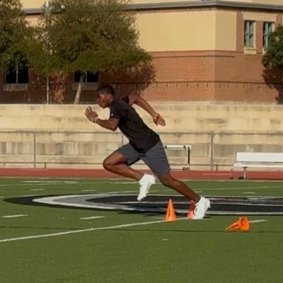 N_Jeffries3's profile picture. 6’0” 165 | 2030 | TE/WR/OLB | PF/SF | | 3.6 GPA | MilitaryMultiple Sport 🏈 🏀Athlete #BringHimGlory ✝️ IG : @_NicholasJeffries email 📧 Jeffries_n1@icloud.com