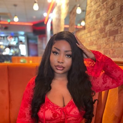 diiinma's profile picture. Radical advocate for women | A baddie.