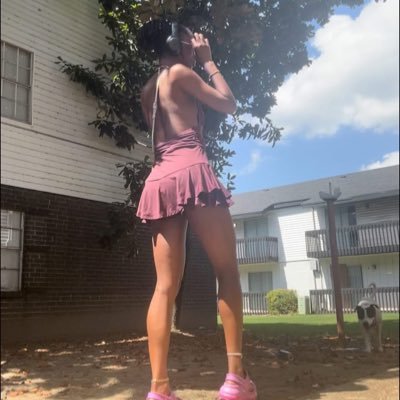 aTallQueen's profile picture. Shhh….