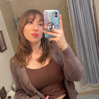 HoodieFrazier's profile picture. Yankees-loving mad woman | Jets sufferer | Rangers enjoyer | occasional Knicks observer | sorry for the extreme pig mouth #RepBX #JetUp #NYR #NewYorkForever