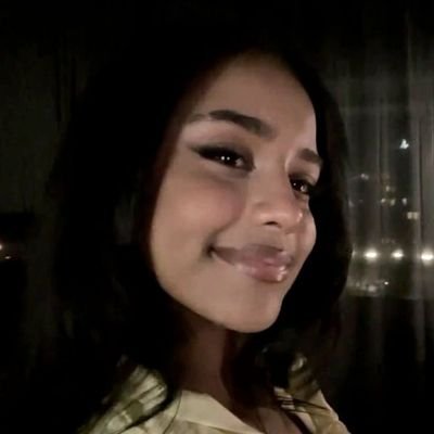 crslinee's profile picture. ninguém é de ferro