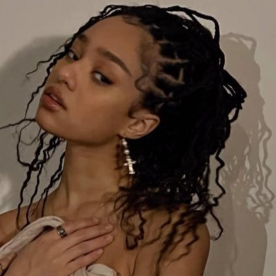 ameloeros's profile picture. milleven daughter