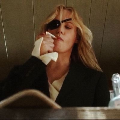 bluearkham's profile picture. don't look for me, im just a story you've been told