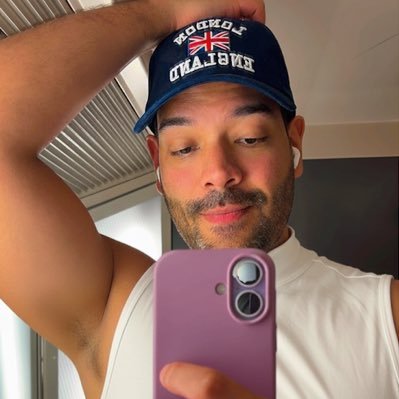 ChevalierRoldan's profile picture. I’m gay