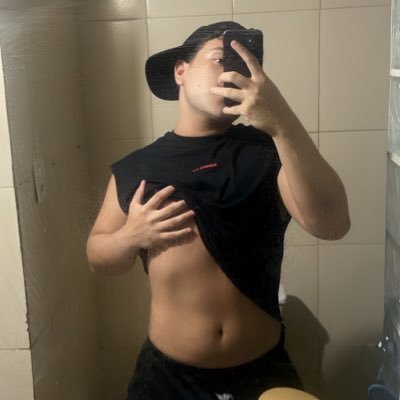 muylrtxz's profile picture. 