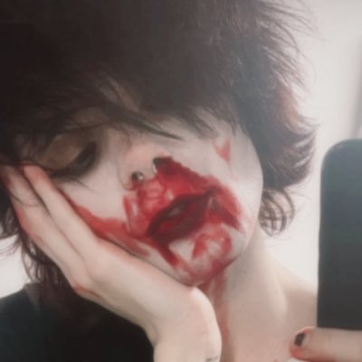 Quinn_XIII's profile picture. 🏳️‍⚧️(she/they)✨Lore Accurate Transylvanian Trans Girl✨ lowly humble sketch artist ✨ taller than you x ✨ minors dni