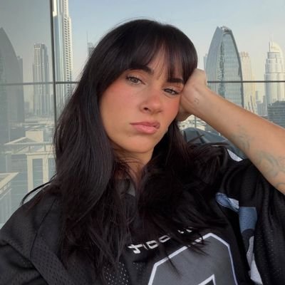 xsweetxxgirl's profile picture. Dime que es mentira, que me lo soñé , que tú ya no te vas .
#fake