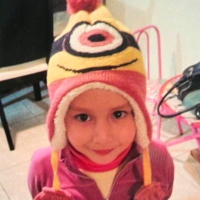 saraiilvts's profile picture. tuiteaba 1000 veces al día pero la vida estudiantil apagó mi brillo 💔