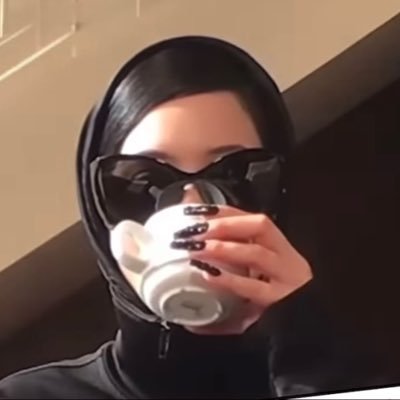 beatrikzt's profile picture. 