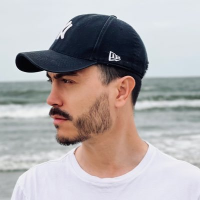 osooouza's profile picture. Jornalista, Tatuado e Cheiroso.