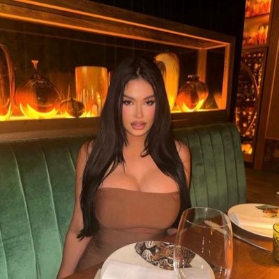 g0ddessjuliaa's profile picture. 25 | ♓️