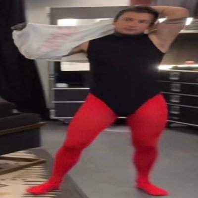 TRAPD88R's profile picture. + my treehouse is on fire and for some reason i smell gas on my hands