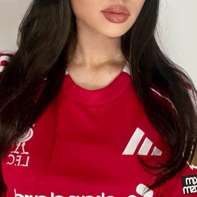 capvirgvl's profile picture. very chalant tweeter