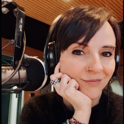 dirtydahiana's profile picture. Radio Host / DJ @laxmasmusica 103.9FM. 🎧  🎙                     Libros y Música 📖🎵             Esta cuenta solo habla por mí.