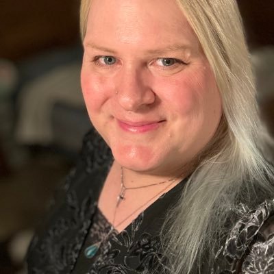 Chris2Rue's profile picture. Writer 📝 | Neo-Noir & Thrillers 🫆🔫 | Patriot & Vet 🇺🇸 | Gen X | Catholic | 🌸🦆🌷🌹🌼 | Sometimes known as @emilygdawn 😏