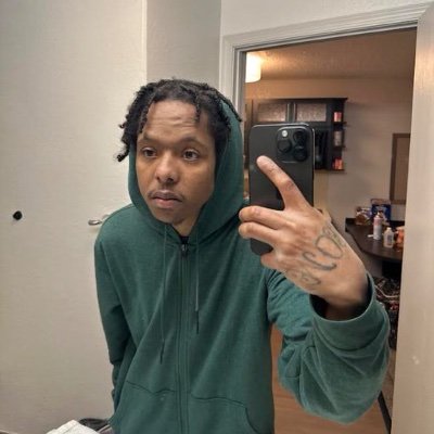 Younghoncho's profile picture. What’s understood doesn’t need to be explained.