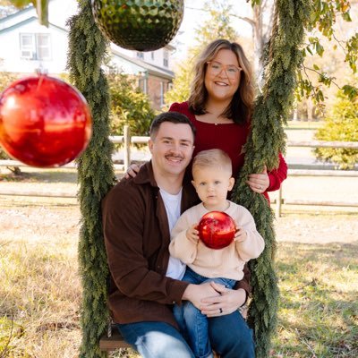 _McComb4's profile picture. USMC • Cass & Brooks 👨‍👩‍👦 • LU Alum 🏀• CoD 🎮