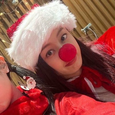 _zyozyolov's profile picture. Bloom 🫧 || ten: the story goes on 🧡🩷 & chaelo 🏰