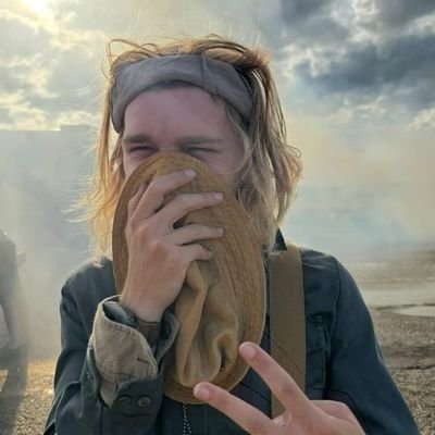 wnjgiggles's profile picture. 'you wanna walk with me a while?' | HO46 | GB5 | BS38 | 🏳️‍⚧️ | they/he |