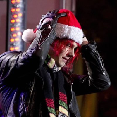 dimitrilovemail's profile picture. 🏳️‍🌈🏳️‍⚧️ @hypsclera 💌 @lawmalleyweek just realized you can change facial expressions. i was just doing the one