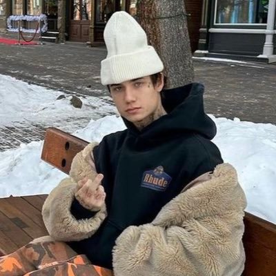 coopsmyangel's profile picture. 𝑰𝒕 𝒐𝒏𝒍𝒚 𝒈𝒆𝒕𝒔 𝒘𝒐𝒓𝒔𝒆, 𝒃𝒆𝒇𝒐𝒓𝒆 𝒊𝒕 𝒈𝒆𝒕𝒔 𝒃𝒆𝒕𝒕𝒆𝒓 - 𝑱𝒙𝒅𝒏🎵