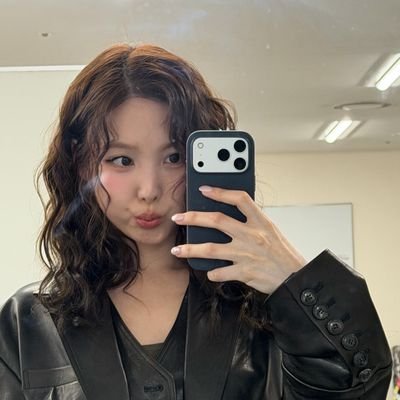 jeongjispecial's profile picture. i wanna marry nayeon’s husband || 24yo. ggstan. ESFP-T || aposentada da minha vida de escritora de au porem depende